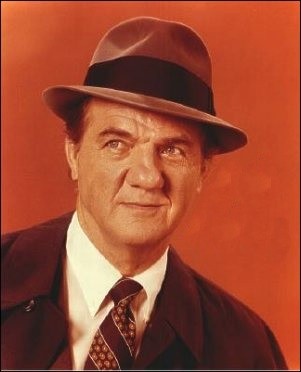 Mike Stone (Karl Malden)